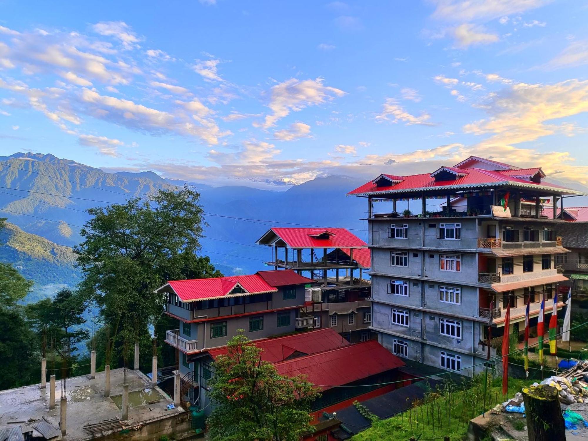 Hotel Red Cherry Pelling Exterior foto