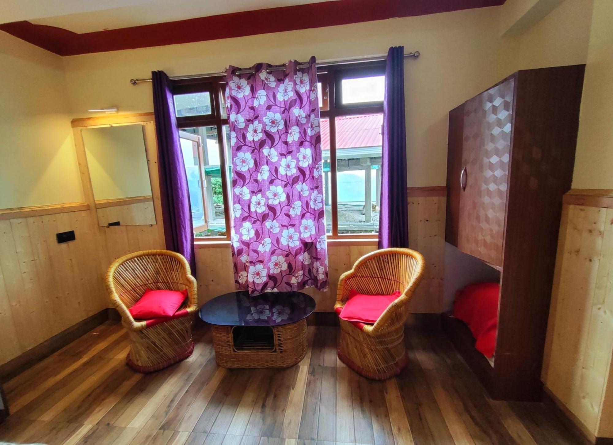 Hotel Red Cherry Pelling Exterior foto